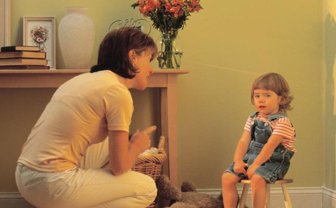 Dạy con: Đừng đánh mắng, đây mới là 5 cách phạt con khoa học giúp trẻ ngoan ngoãn, thông