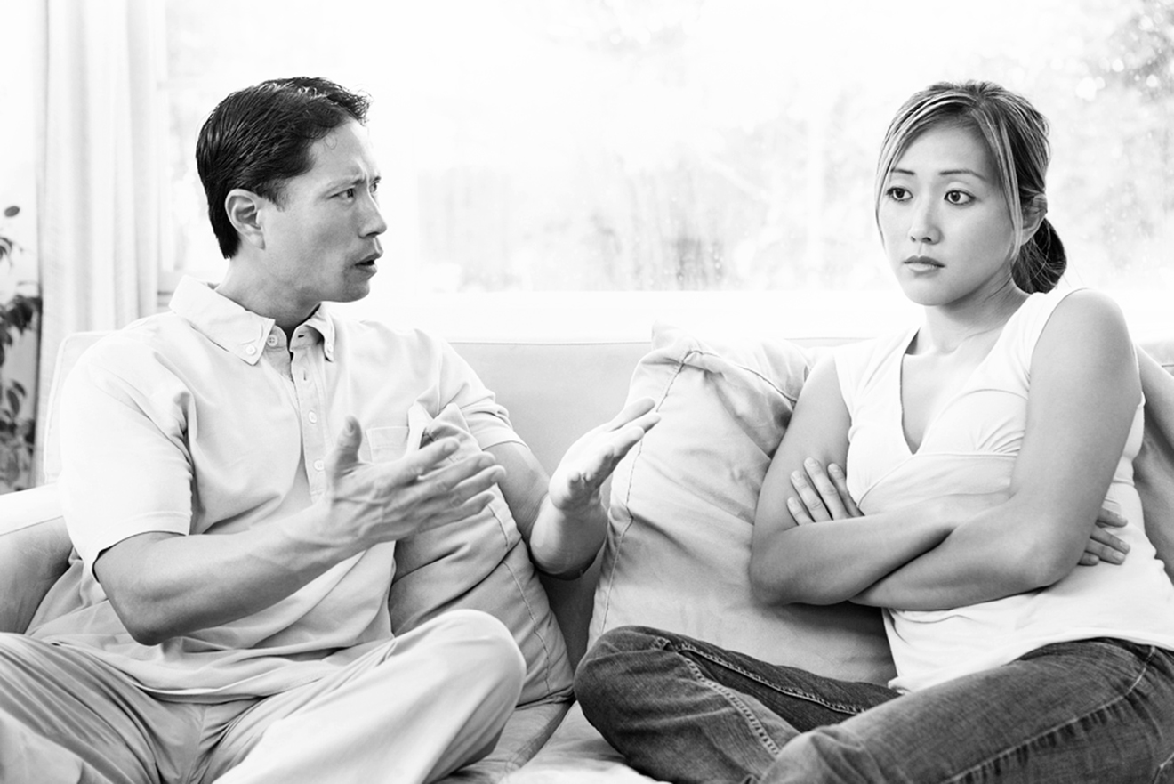 Sau kết hôn, phụ nữ nhớ kỹ: Tiền của chồng chưa hẳn là của mình, tiêu nhiều ắt bị khinh