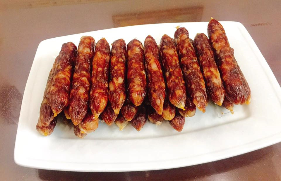 Cách làm lạp xưởng tại nhà bằng chai nhựa, không cần nắng vẫn siêu ngon, siêu sạch